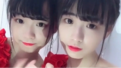 这么清纯不做作的车模小姐姐,绝对是头一次见!都没人看车了!